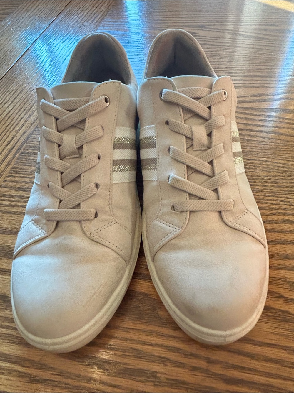 Life Stride Bzees Air Step Women's Cream Lace Pull On Sneakers Size 8